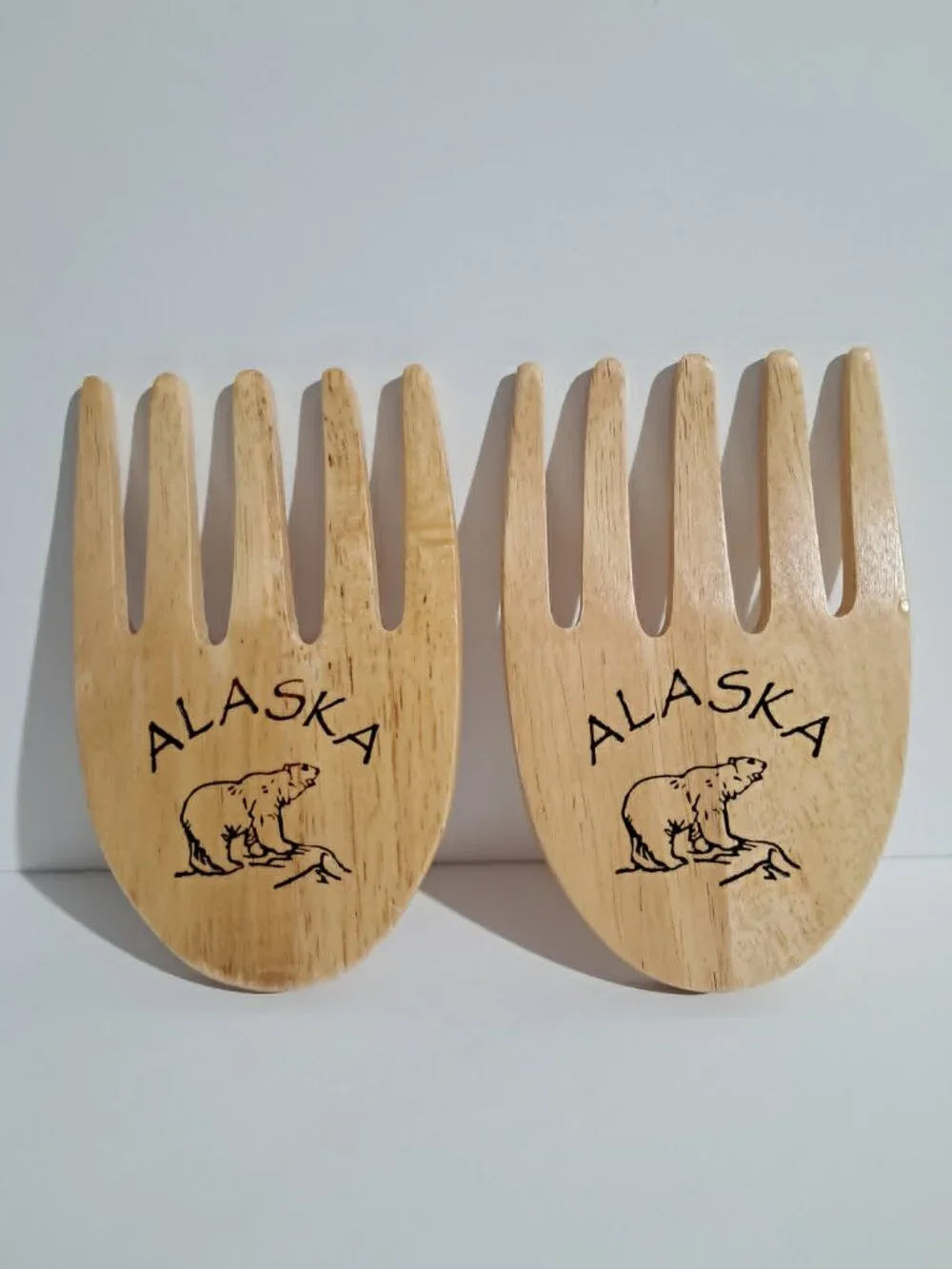 Alaska Wooden Salad Hands Bear Serving Claws Souvenir Kitchen Decor